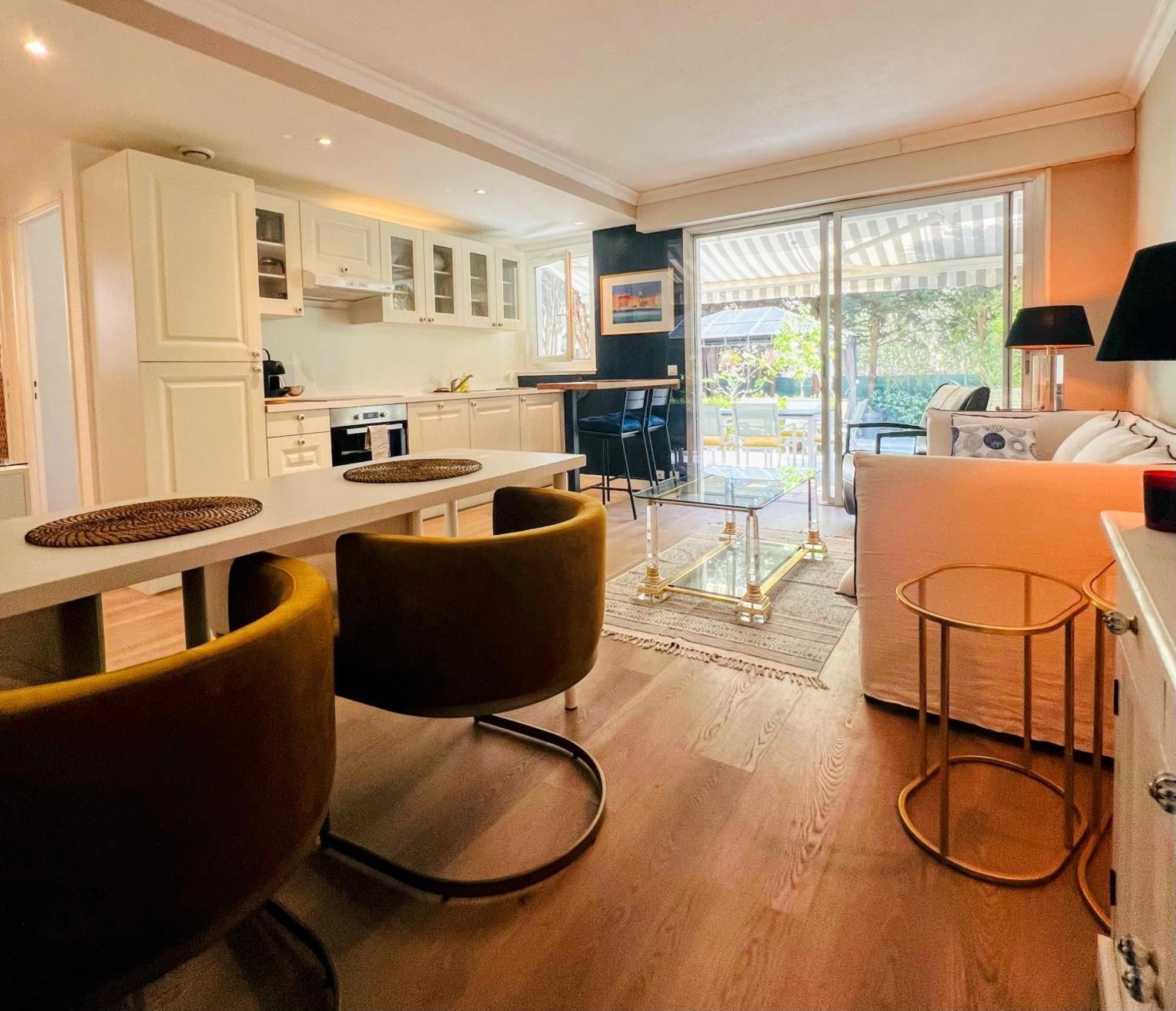 Superbe Appartement Avec Terrasse Jardin Et Parking Prive 圣特罗佩 外观 照片